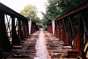 1 sierpnia 2002 - Otmuchw: nieczynna linia kolejowa